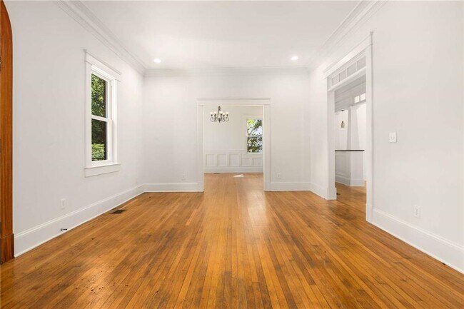Foto del edificio - 787 Flat Shoals Ave SE