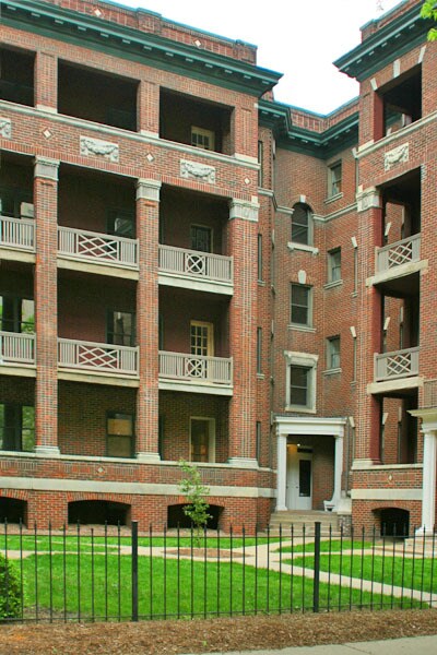 Foto principal - 7411 2nd Ave