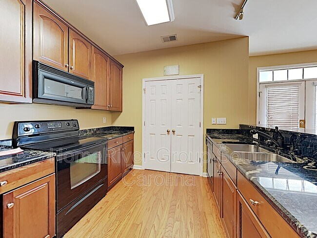 Building Photo - 129 Wescott Pl