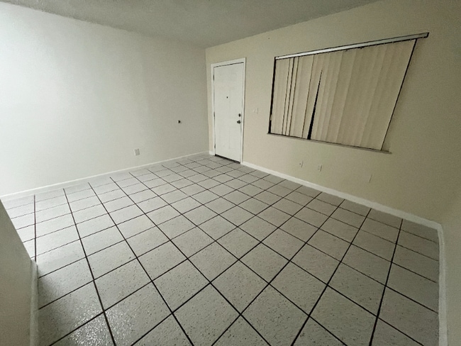 Foto del edificio - 2260 W 53rd Pl