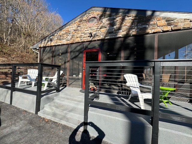 Porche lateral vallado - 312 Lehigh Dr