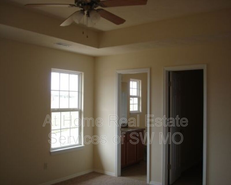 Foto del edificio - 1103 N Missouri Dr