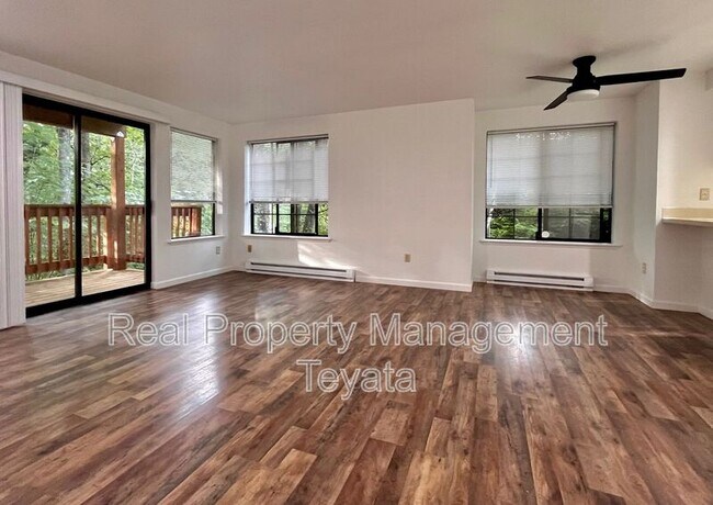 Building Photo - 1334 Puget St.