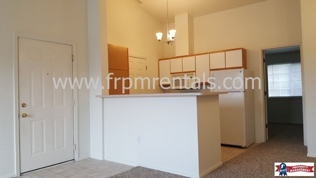 Foto del edificio - 698 N Ave H