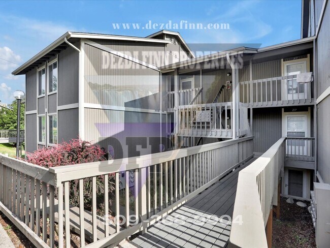 Foto del edificio - Amenities Abound! 1Bed, 1Bath Condo in Wes...