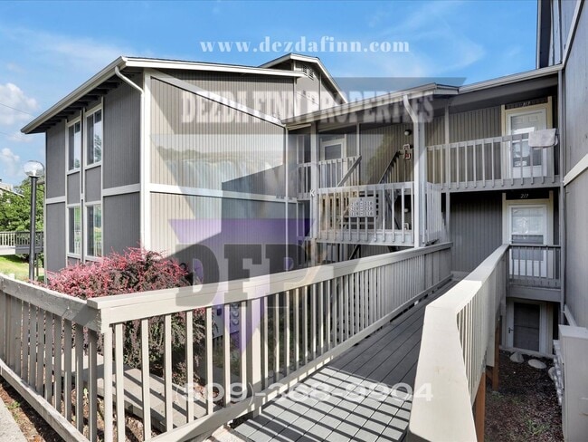 Building Photo - Amenities Abound! 1Bed, 1Bath Condo in Wes...