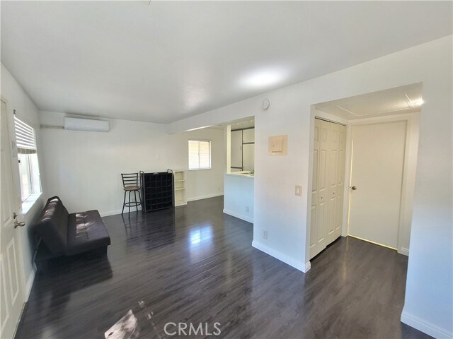 Foto principal - 4569 Alamo St