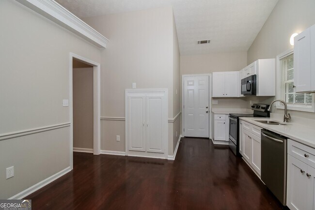 Foto del edificio - 30 Freeman Way