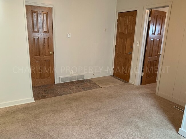 Building Photo - ONE BEDROOM LOCATED IN DOWNTOWN SIOUX FALLS.