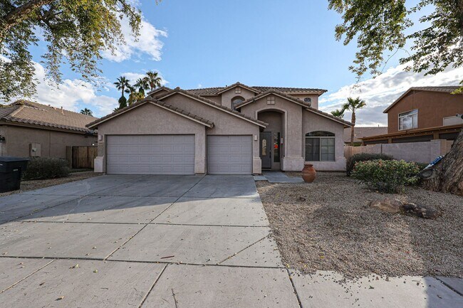 Foto del edificio - Location! Fully remodelled 4Bed/3Bath Home in Chandler, with pool