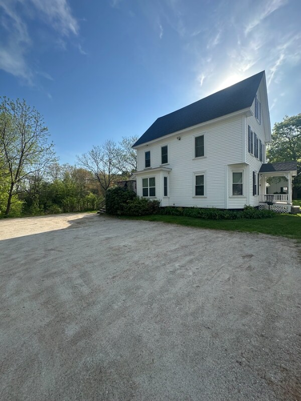 Foto principal - 834 Main St