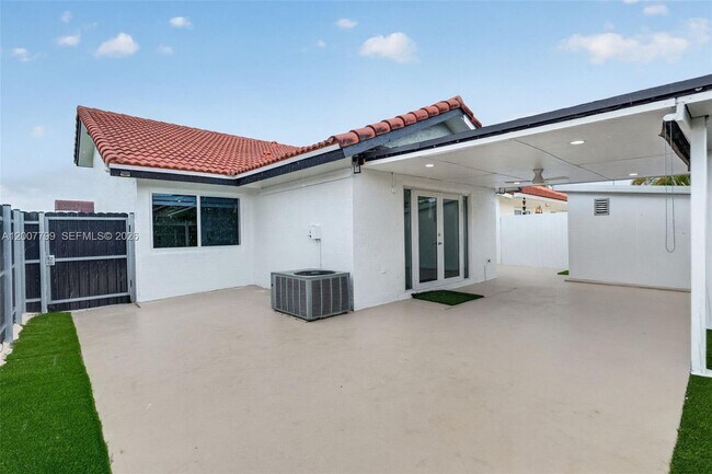 Foto del edificio - 4530 SW 143rd Pl