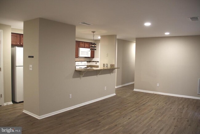 Building Photo - 17050 Capri Ln