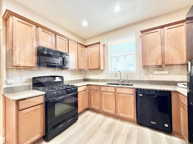 Building Photo - 17850 N 68th St