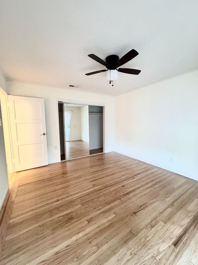 Building Photo - 415 Wisteria Dr