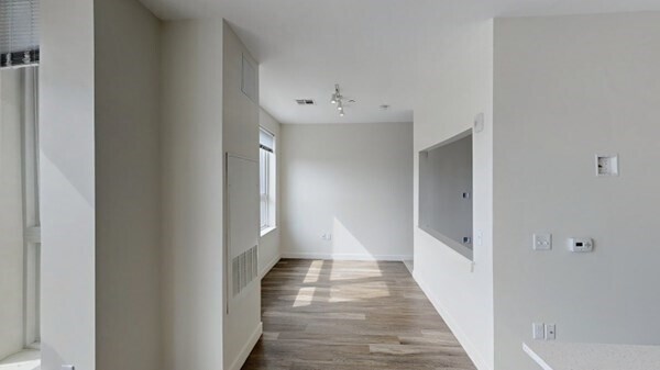 Foto del edificio - 180 Eastern Ave