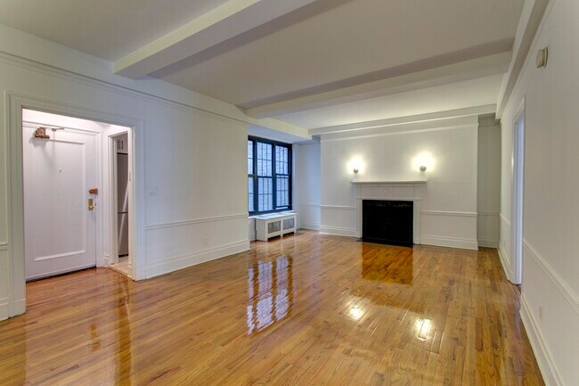 Building Photo - 20 E 67th St