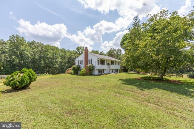 Foto del edificio - 18136 Pepmeier Hill Rd