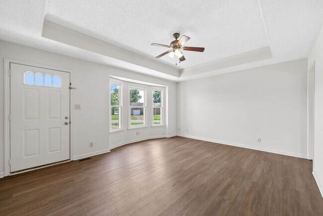 Foto del edificio - 3 Bedroom Pet Friendly Home For Rent Near 101st Parkway!