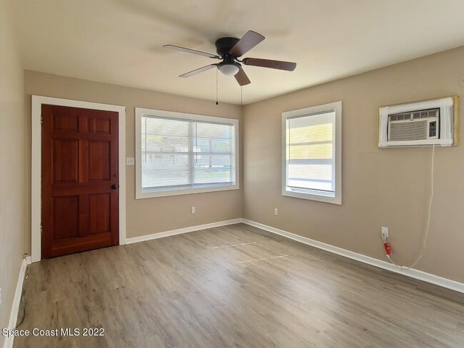 Building Photo - 1503 Licht St