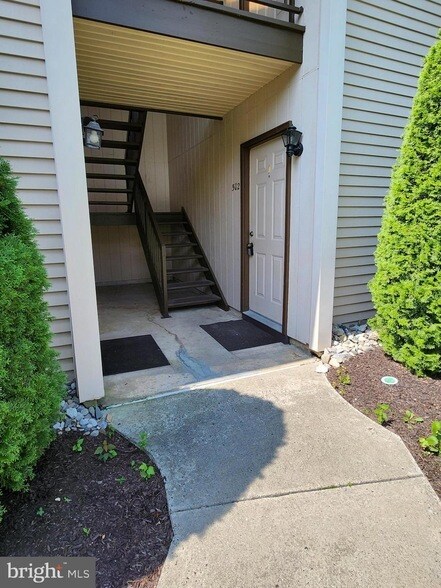 Building Photo - 502 Britton Pl
