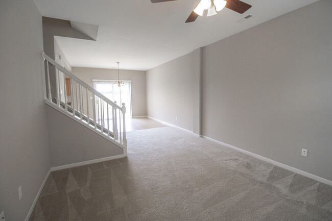 Building Photo - 5000 Derby Ridge Dr