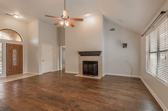 Foto del edificio - 1713 Greenway Dr