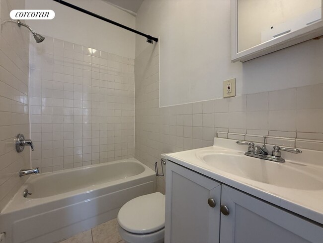 Building Photo - 833 St Johns Pl