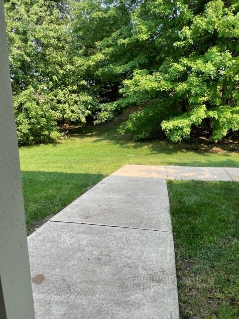Building Photo - 43750 Rushcliffe Dr