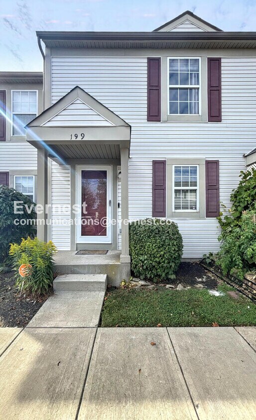 Primary Photo - 2 Bed/1.5 Bath Condo with Washer/Dryer / P...