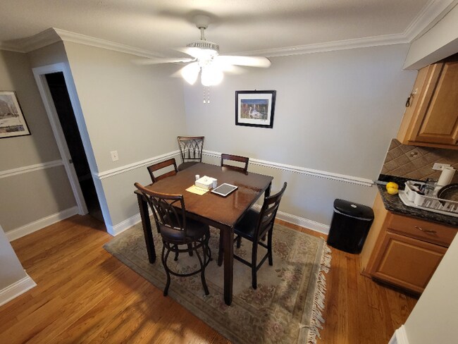 Building Photo - 4934 N Leonard Dr