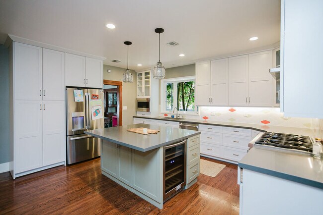 Foto del edificio - 13239 Addison St