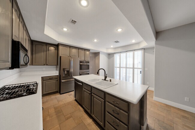 Kitchen - 528 Silver Grove St