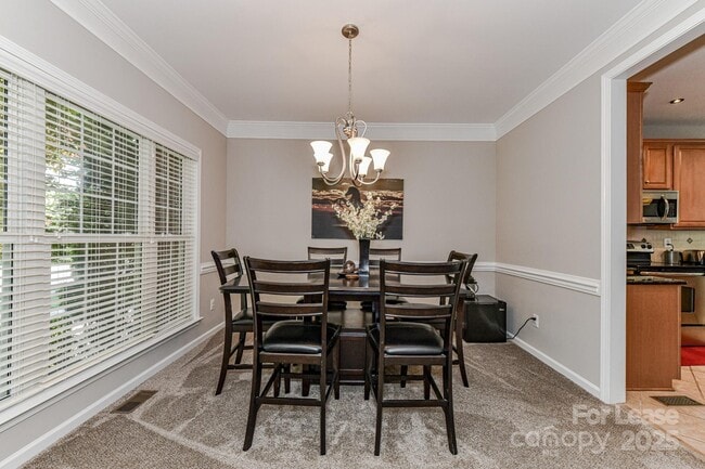 Foto del edificio - 16829 Hampton Trace Rd