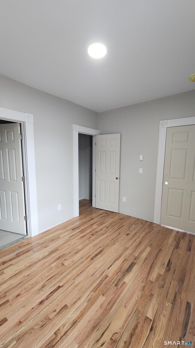 Building Photo - 280 Garden St