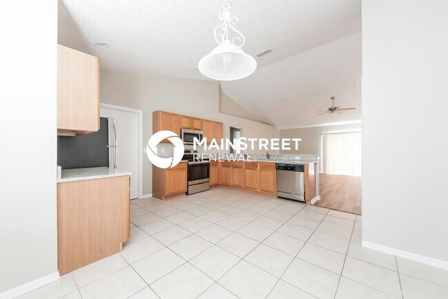Foto del edificio - 4 Bedroom Pet-Friendly Home in Kissimmee, FL with Main Street Renewal