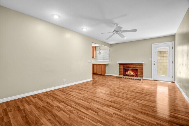 Building Photo - 18096 Lemon St