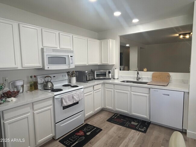 Foto del edificio - 1722 W Amberwood Dr