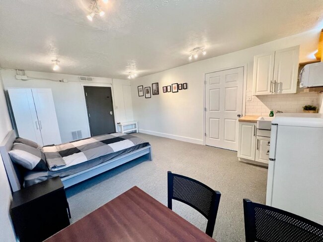 Foto del edificio - 416 E Main St