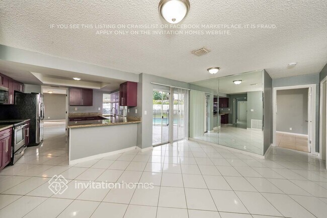 Foto del edificio - 8119 NW 72nd Ave