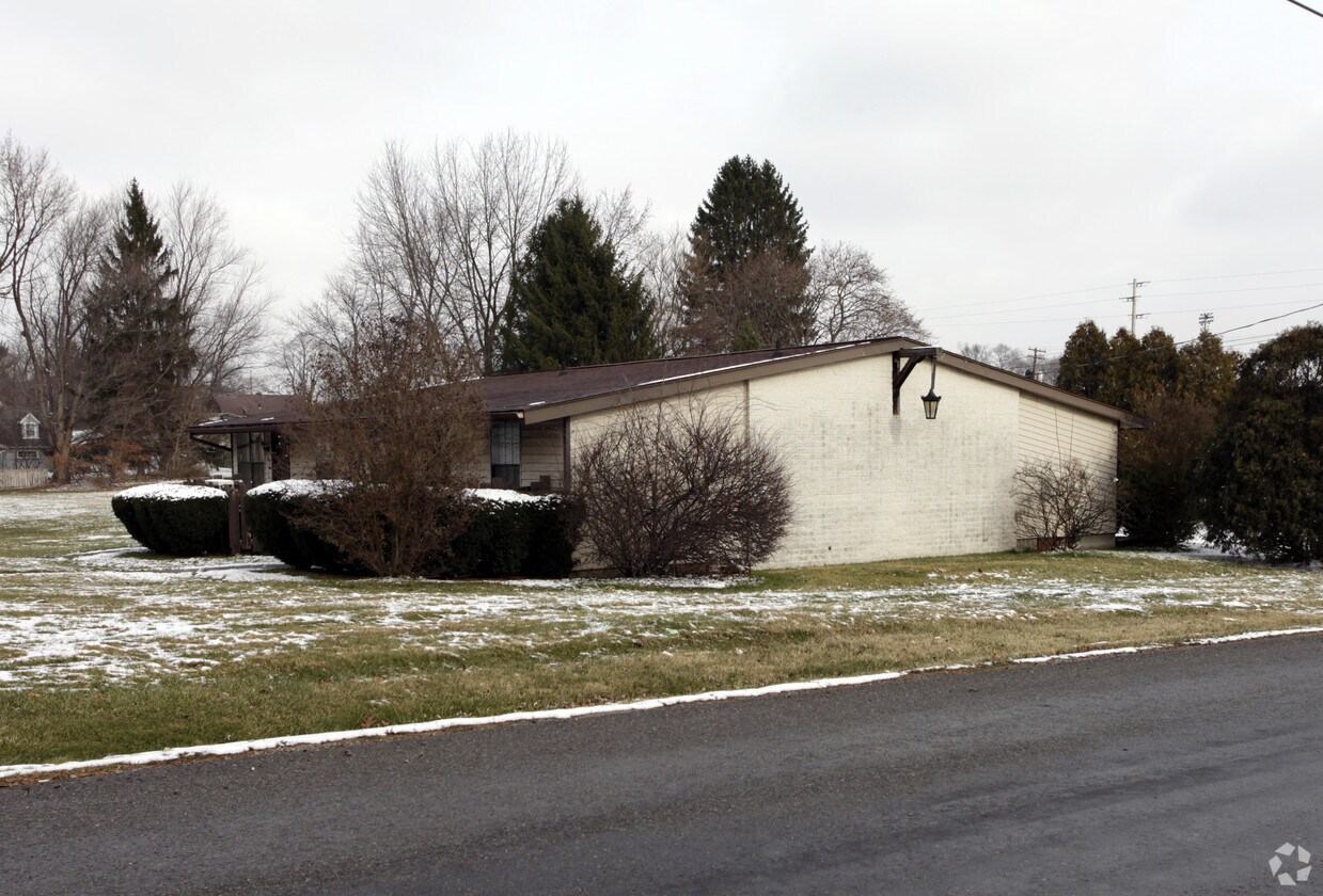 Building Photo - 903-913 Bevan St