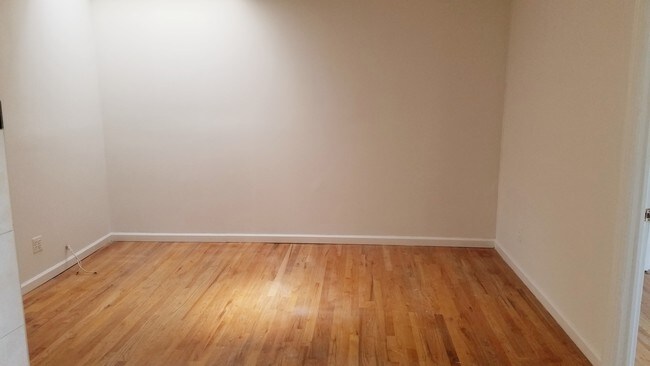 Foto del edificio - 663 Degraw St