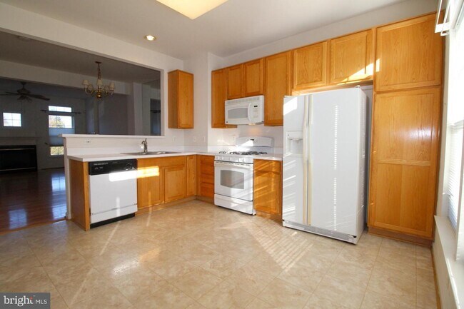 Building Photo - 5851 Pearson Ln