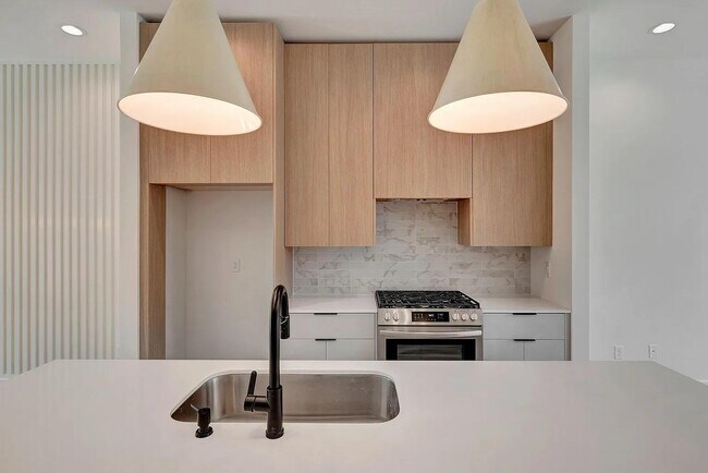 Photo - 1263 John St Townhome