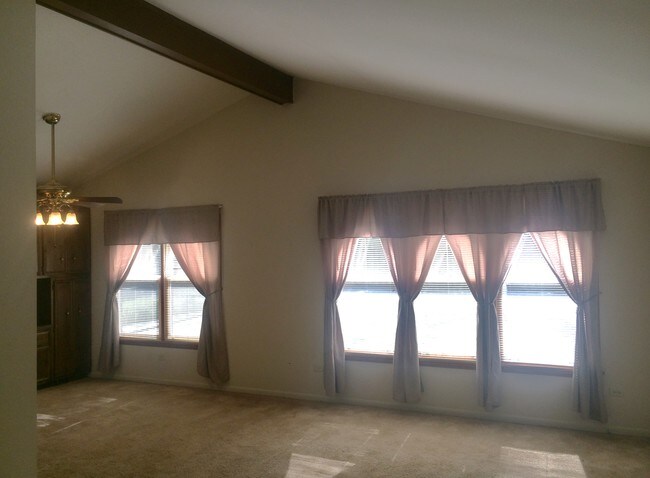 Front Room - 16019 Lavergne Ave