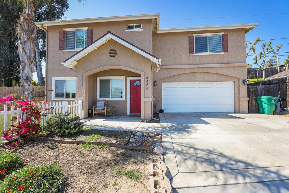 Fachada de entrada - 4466 Mataro Dr