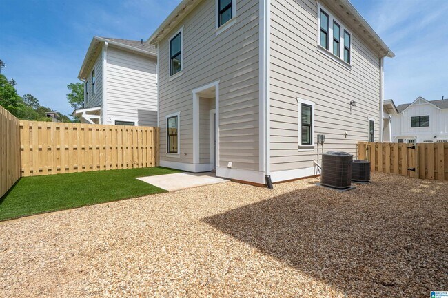 Building Photo - 105 Huntley Dr