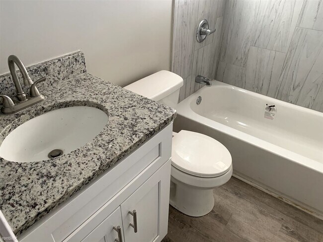 Building Photo - 2 br, 1 bath Duplex - 3401 Meredith Avenue...