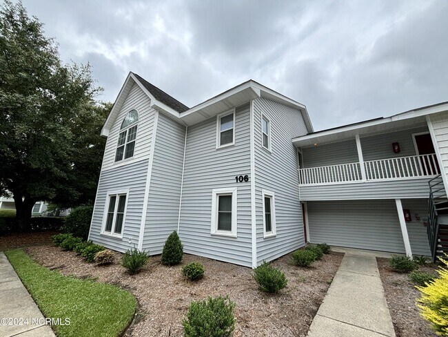 Building Photo - 106 W Victoria Ct