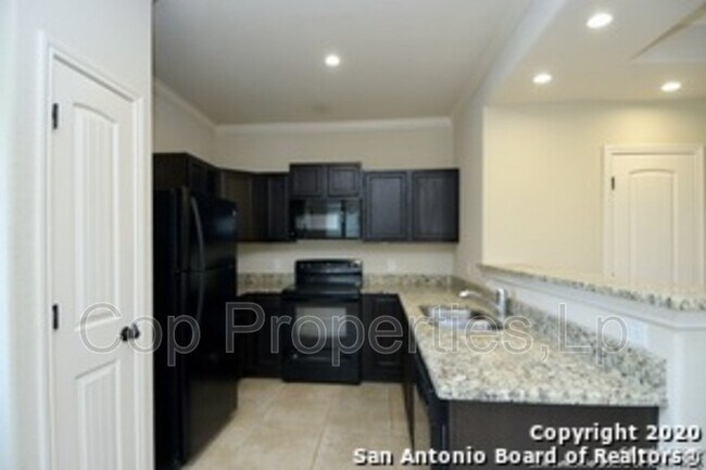 Foto del edificio - 6610 Arancione Ave